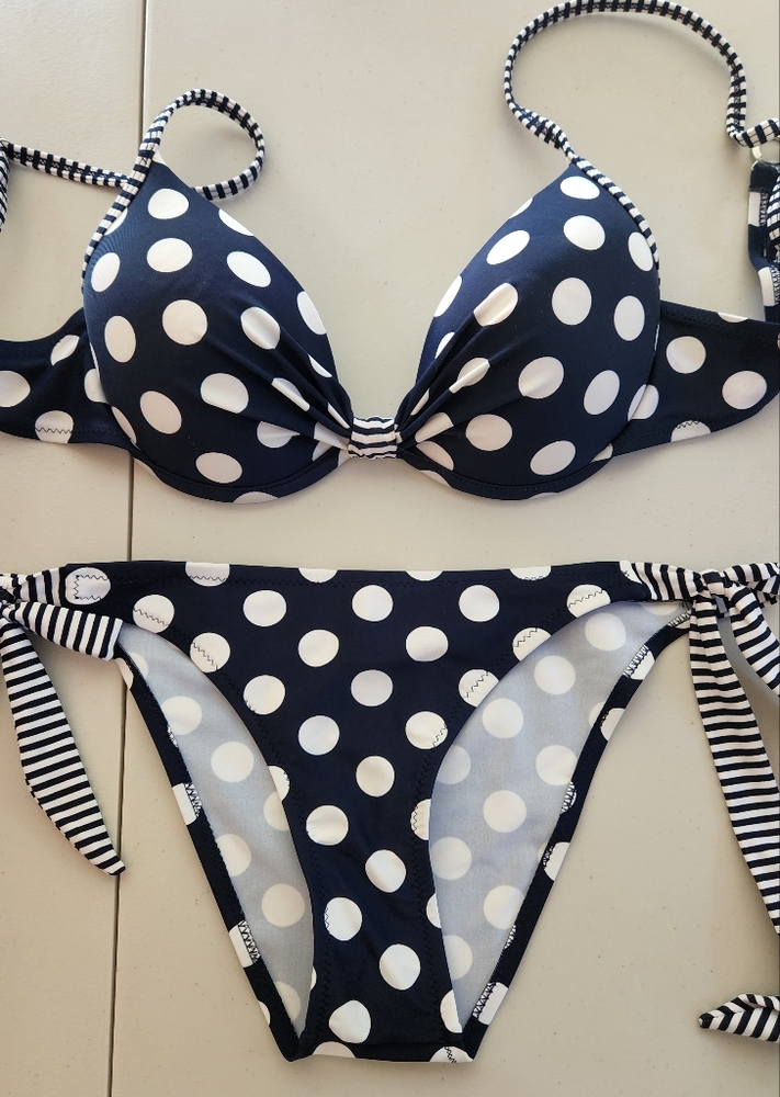 Poka dot bikini - Picture 8 of 11